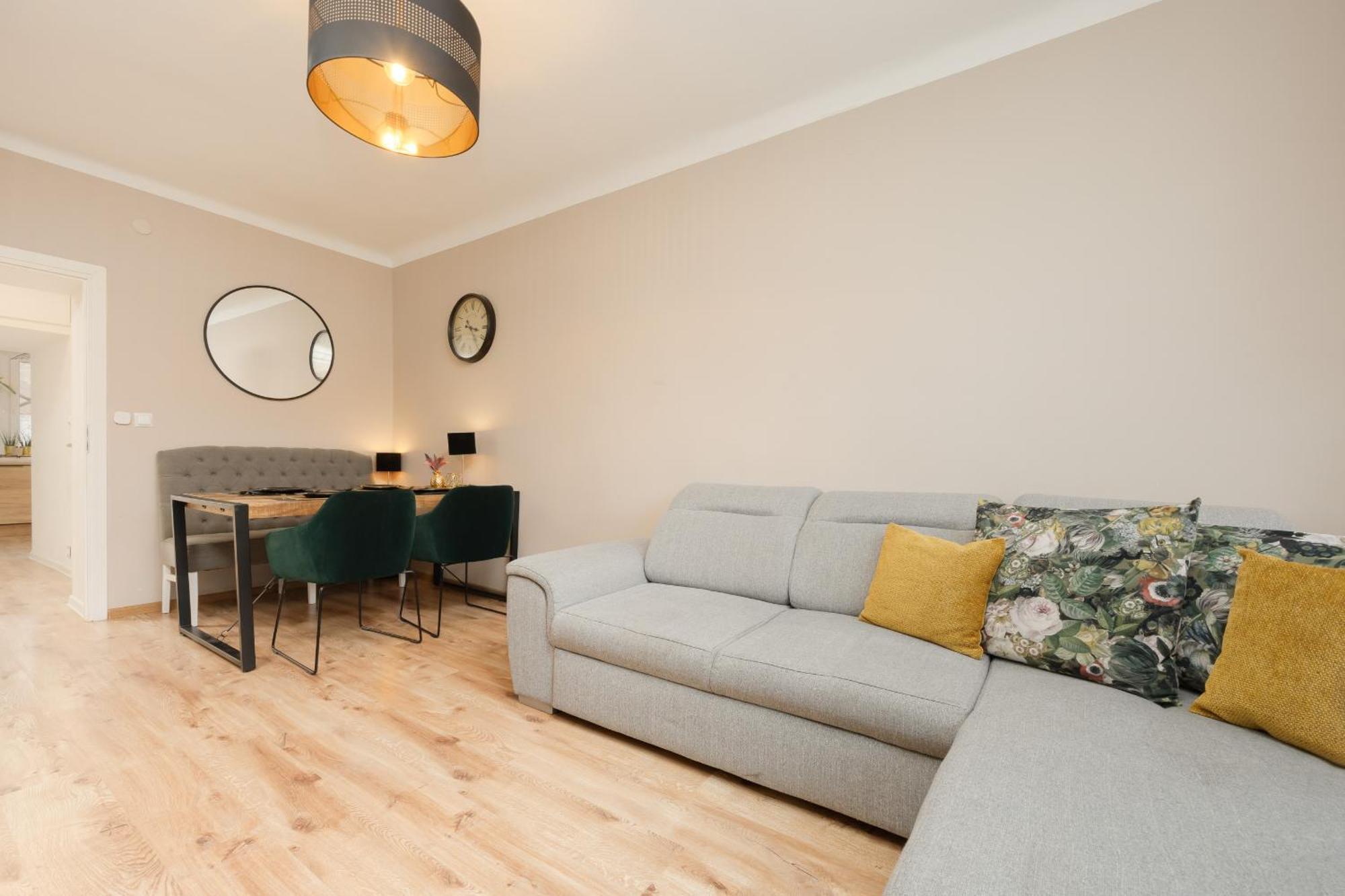Family Unique For 4 People In Wola By Renters Apartment Warschau