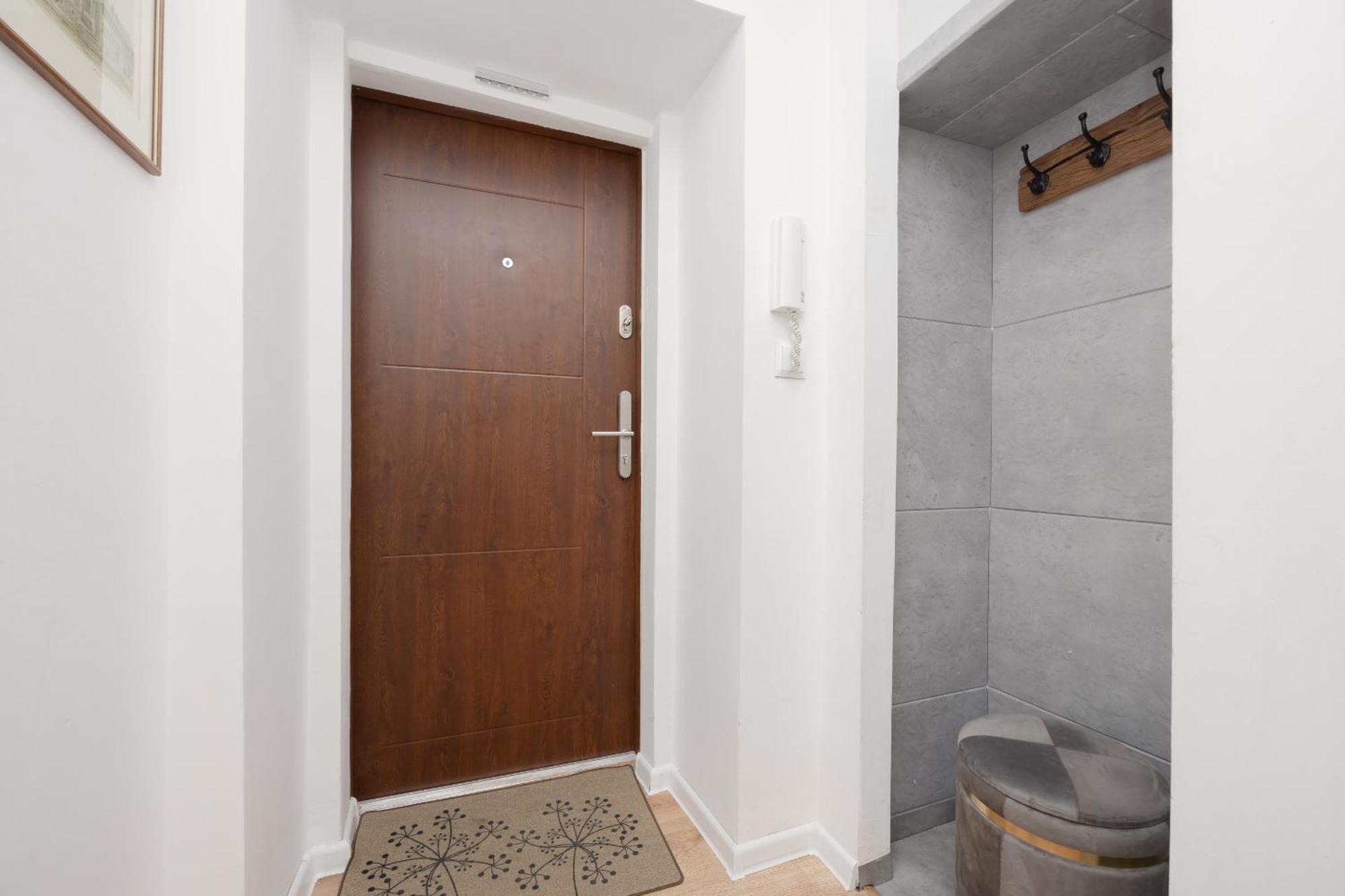 Family Unique For 4 People In Wola By Renters Apartment Warschau