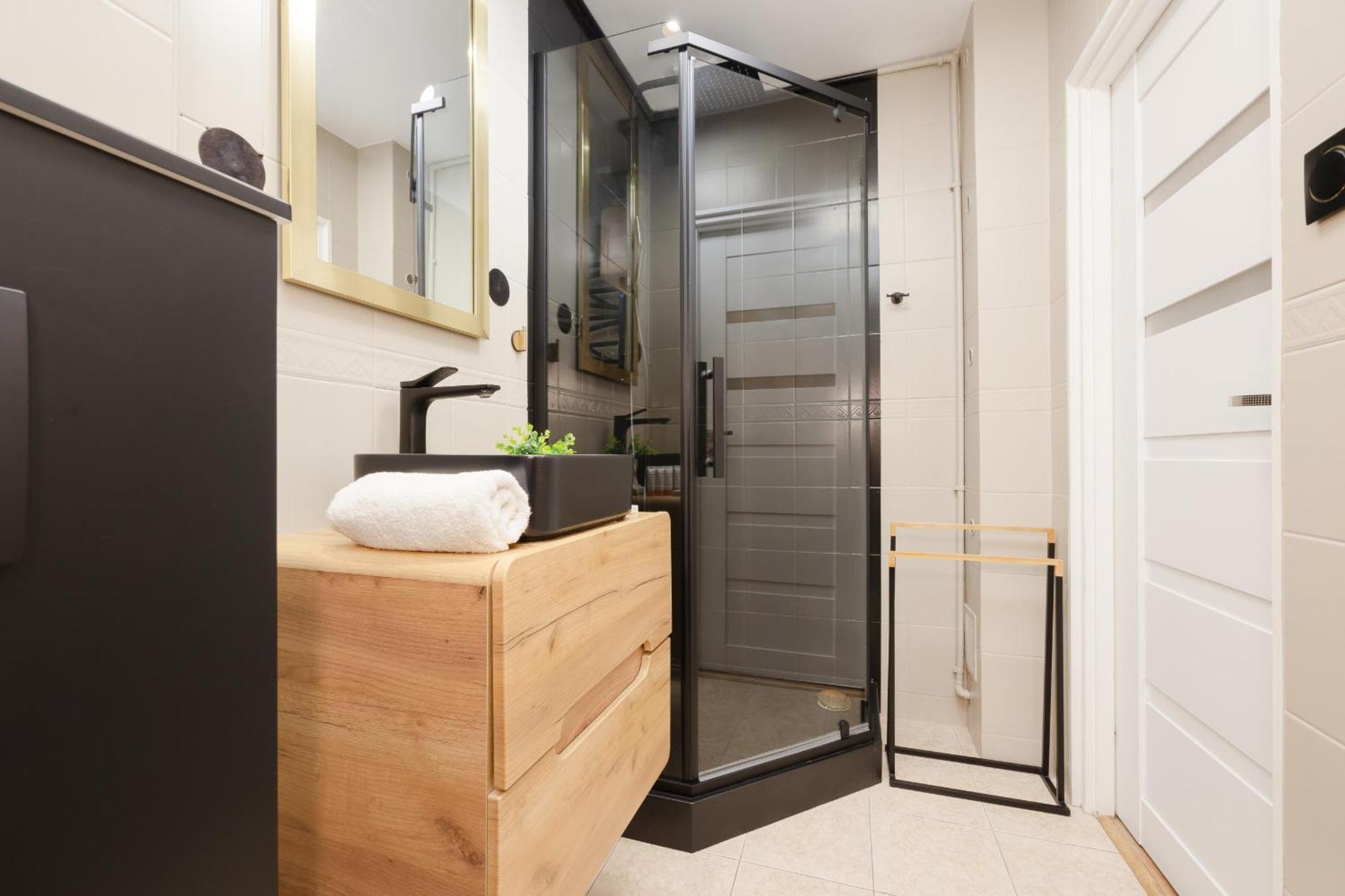 Family Unique For 4 People In Wola By Renters Butas